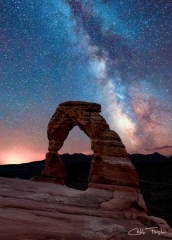 Delicate_Arch_and_Milky_Waywarmersmal2l.jpg